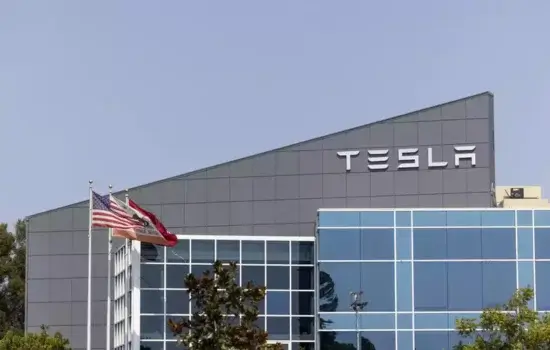 SWOT Analysis of Tesla Company 2024